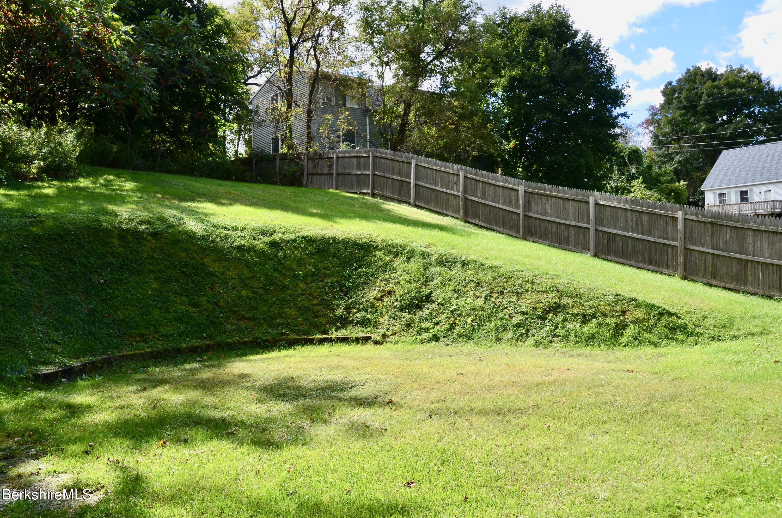 127 Cadwell Road Pittsfield, MA 01201 - Photo 15 of 16 DSC_0020