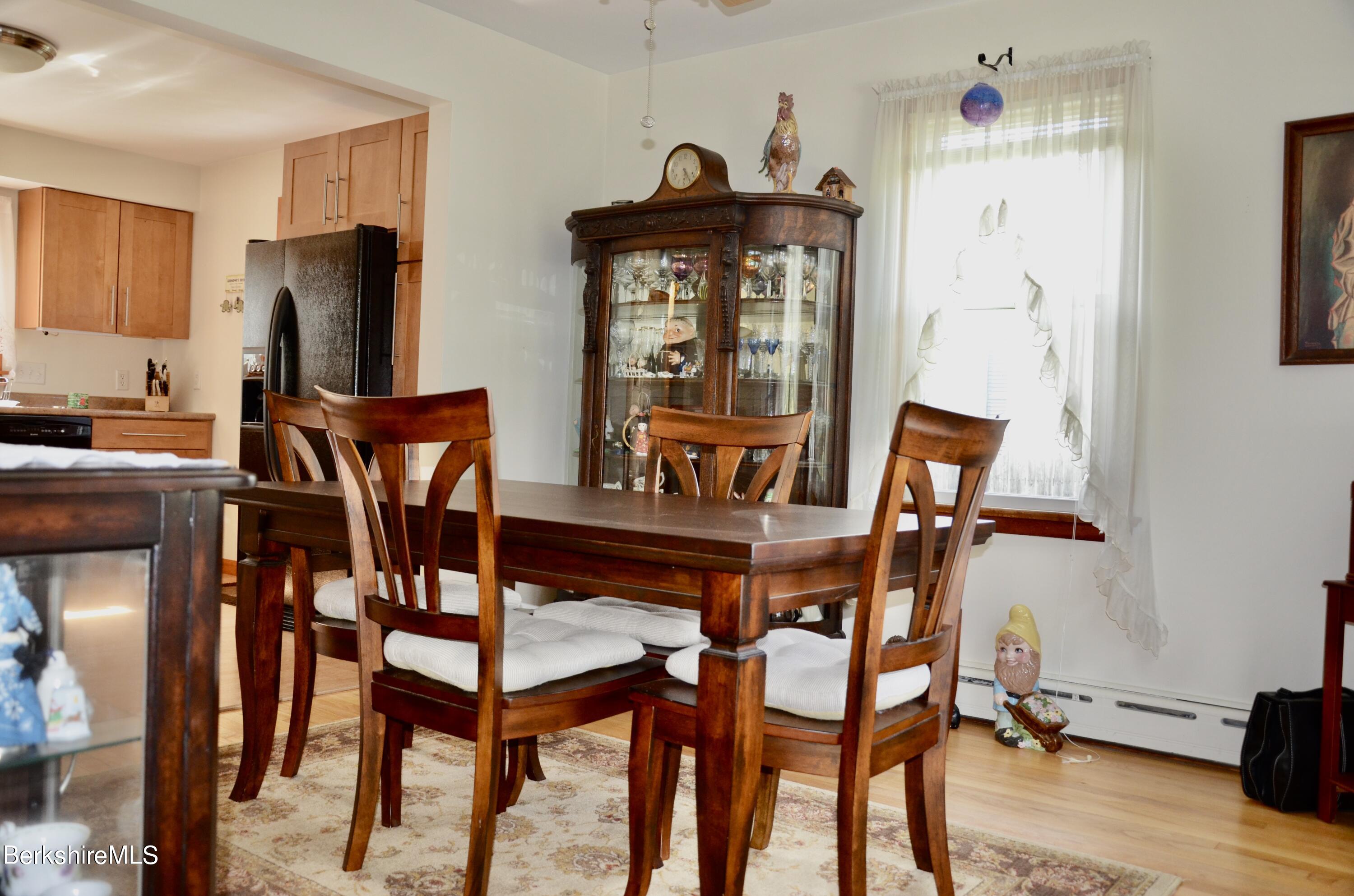 127 Cadwell Road Pittsfield, MA 01201 - Photo 3 of 16 DSC_0008