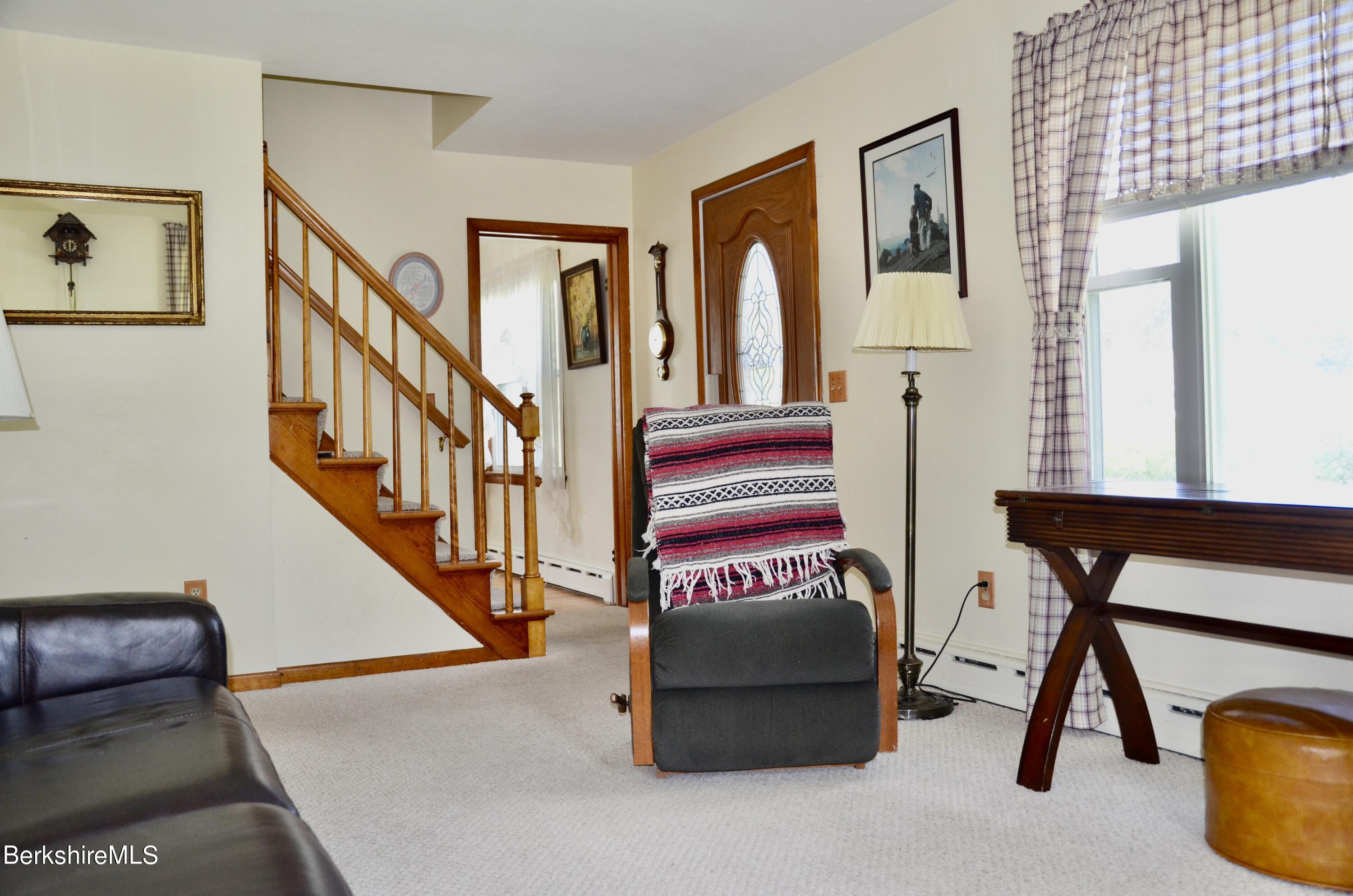 127 Cadwell Road Pittsfield, MA 01201 - Photo 5 of 16 DSC_0012