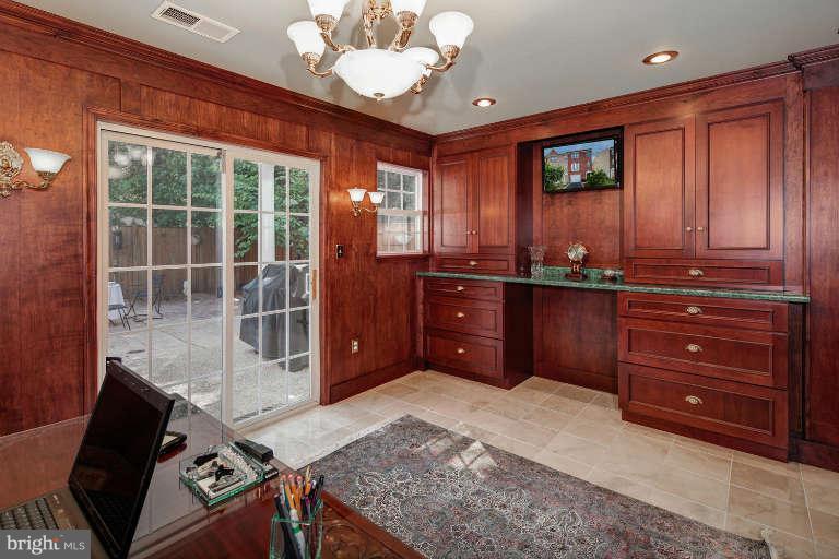 22 West Glebe Road Alexandria, VA 22305 - Photo 4 of 30 Interior (General)