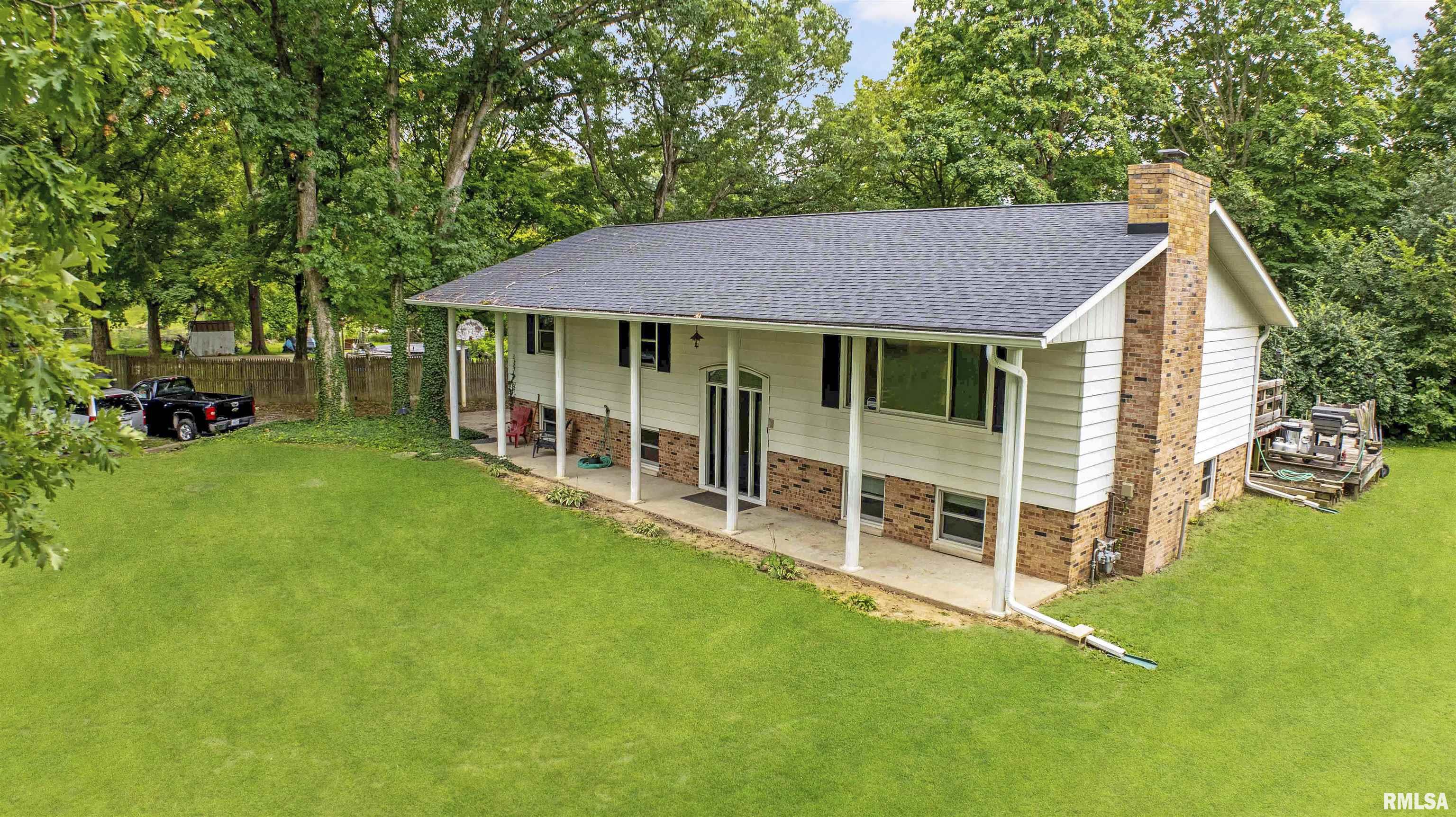1541 Hickory Point Road Metamora, IL 61548 - Photo 2 of 28