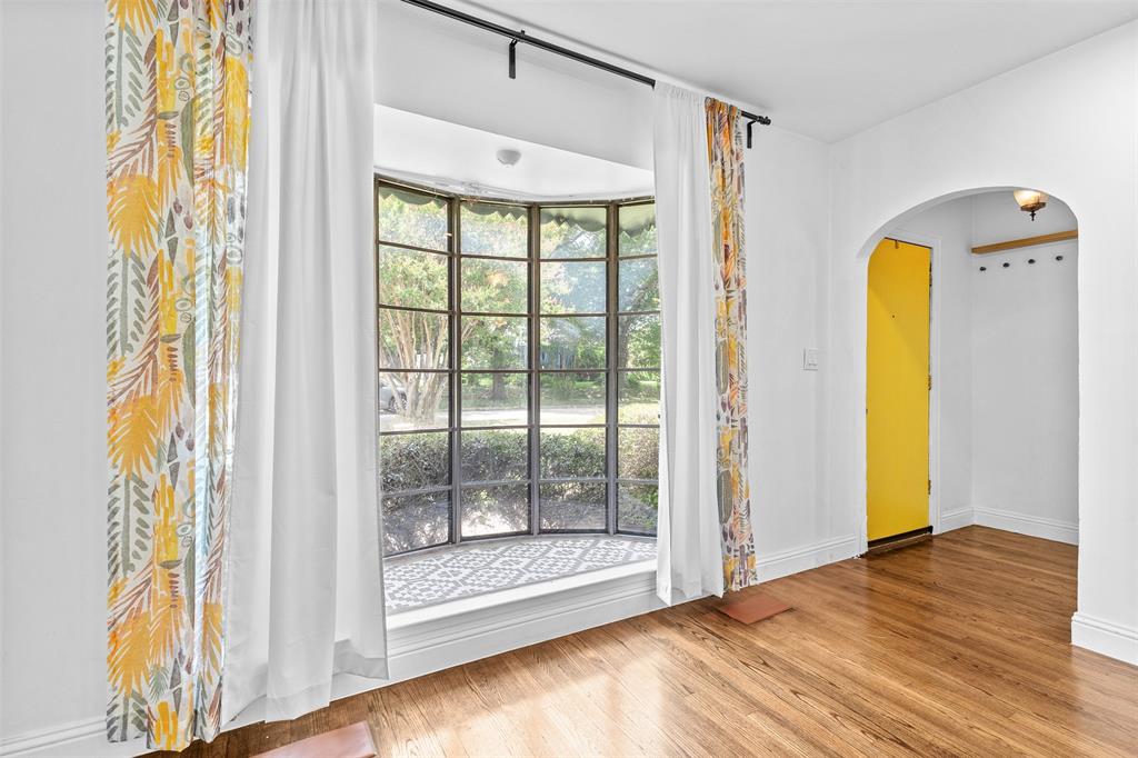 1902 Norfolk Avenue Dallas, TX 75203 - Photo 18 of 40 a view of front door