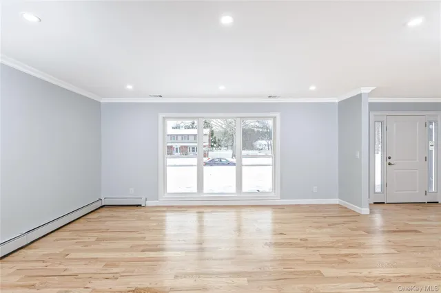 $899,000 | 19 Stuyvesant Circle East, East Setauket, NY 11733