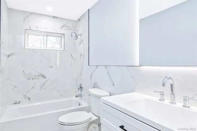 $899,000 | 19 Stuyvesant Circle East, East Setauket, NY 11733