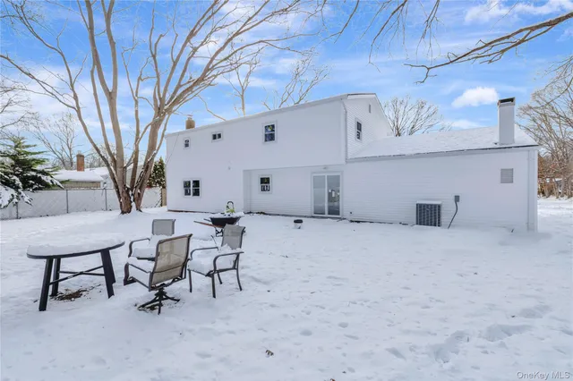 $899,000 | 19 Stuyvesant Circle East, East Setauket, NY 11733