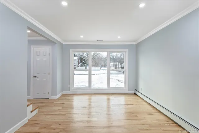 $899,000 | 19 Stuyvesant Circle East, East Setauket, NY 11733