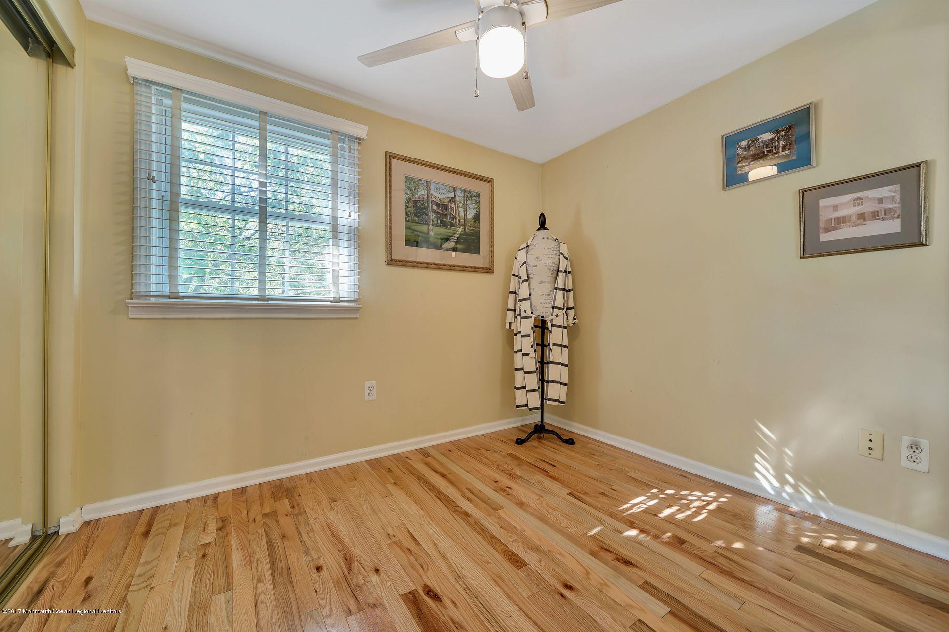 300 Wilson Road Neptune Township, NJ 07753 - Photo 12 of 18 33