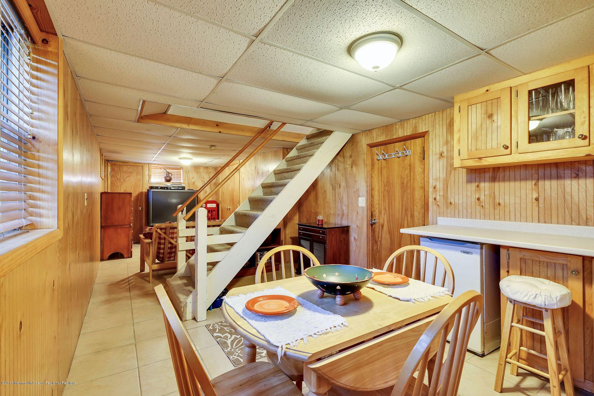 300 Wilson Road Neptune Township, NJ 07753 - Photo 13 of 18 27