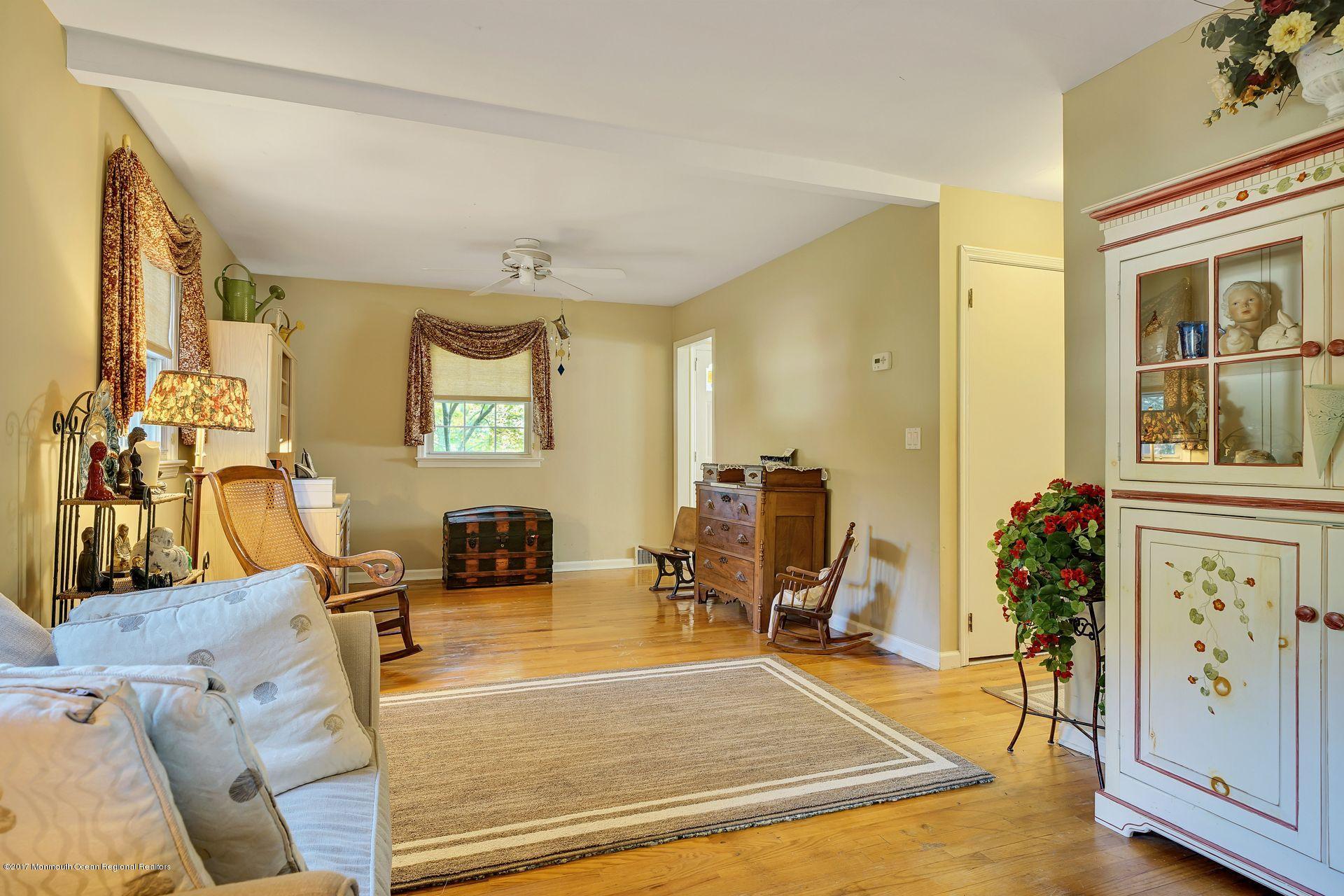 300 Wilson Road Neptune Township, NJ 07753 - Photo 4 of 18 17