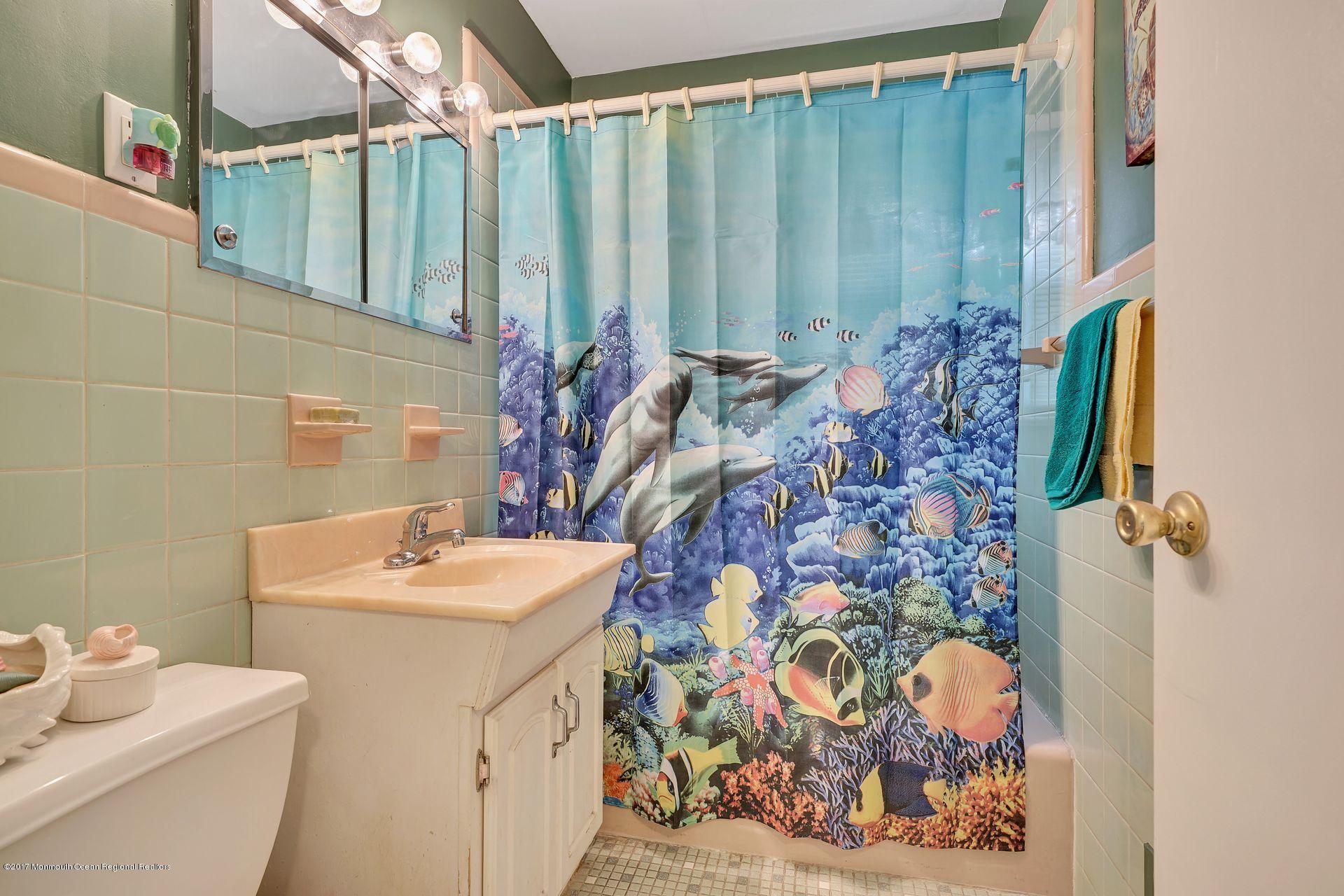 300 Wilson Road Neptune Township, NJ 07753 - Photo 5 of 18 18