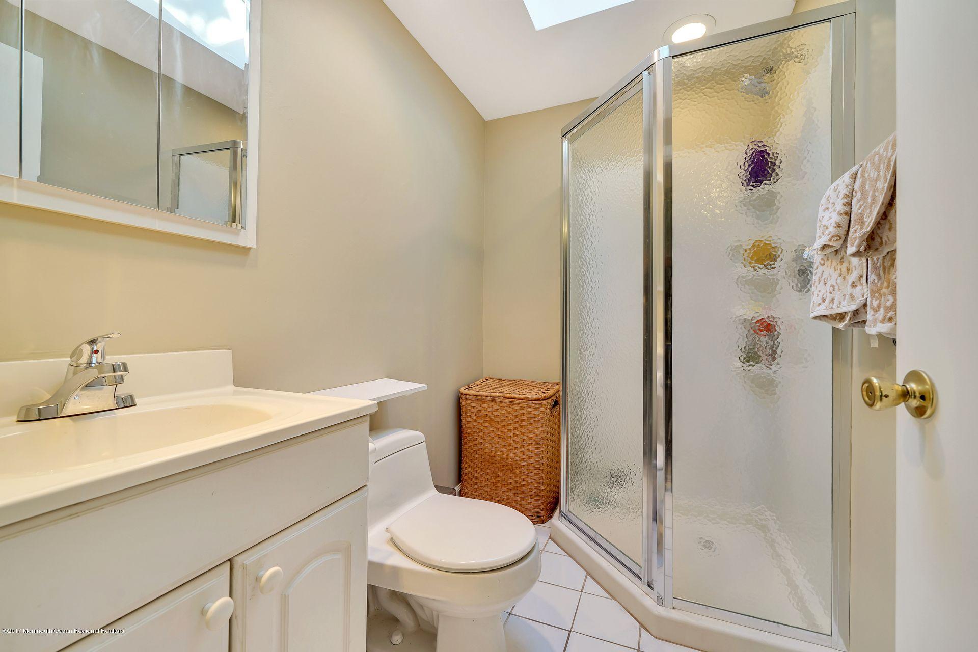300 Wilson Road Neptune Township, NJ 07753 - Photo 9 of 18 30