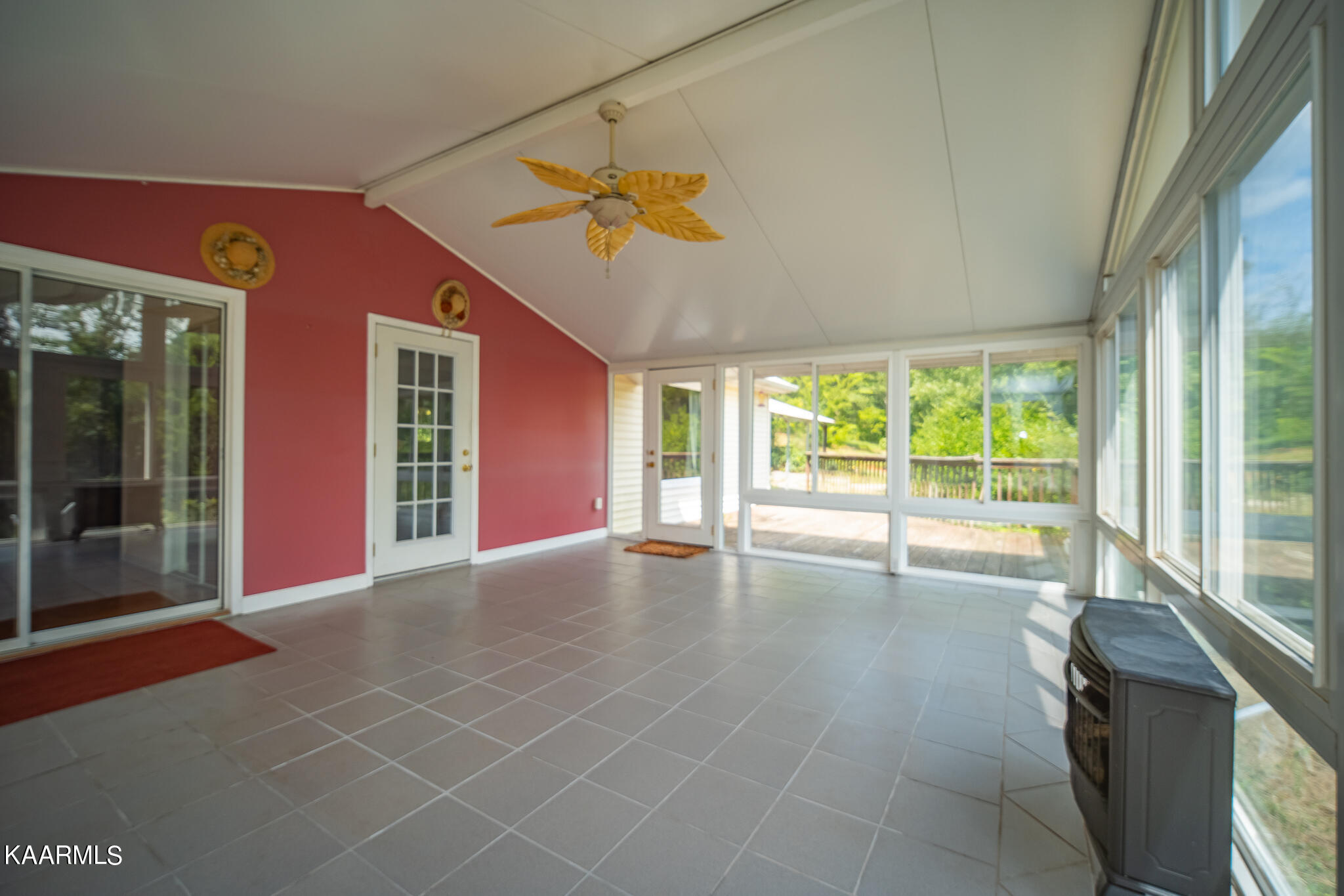 825 Lester Road Knoxville, TN 37920 - Photo 12 of 24 SUNROOM