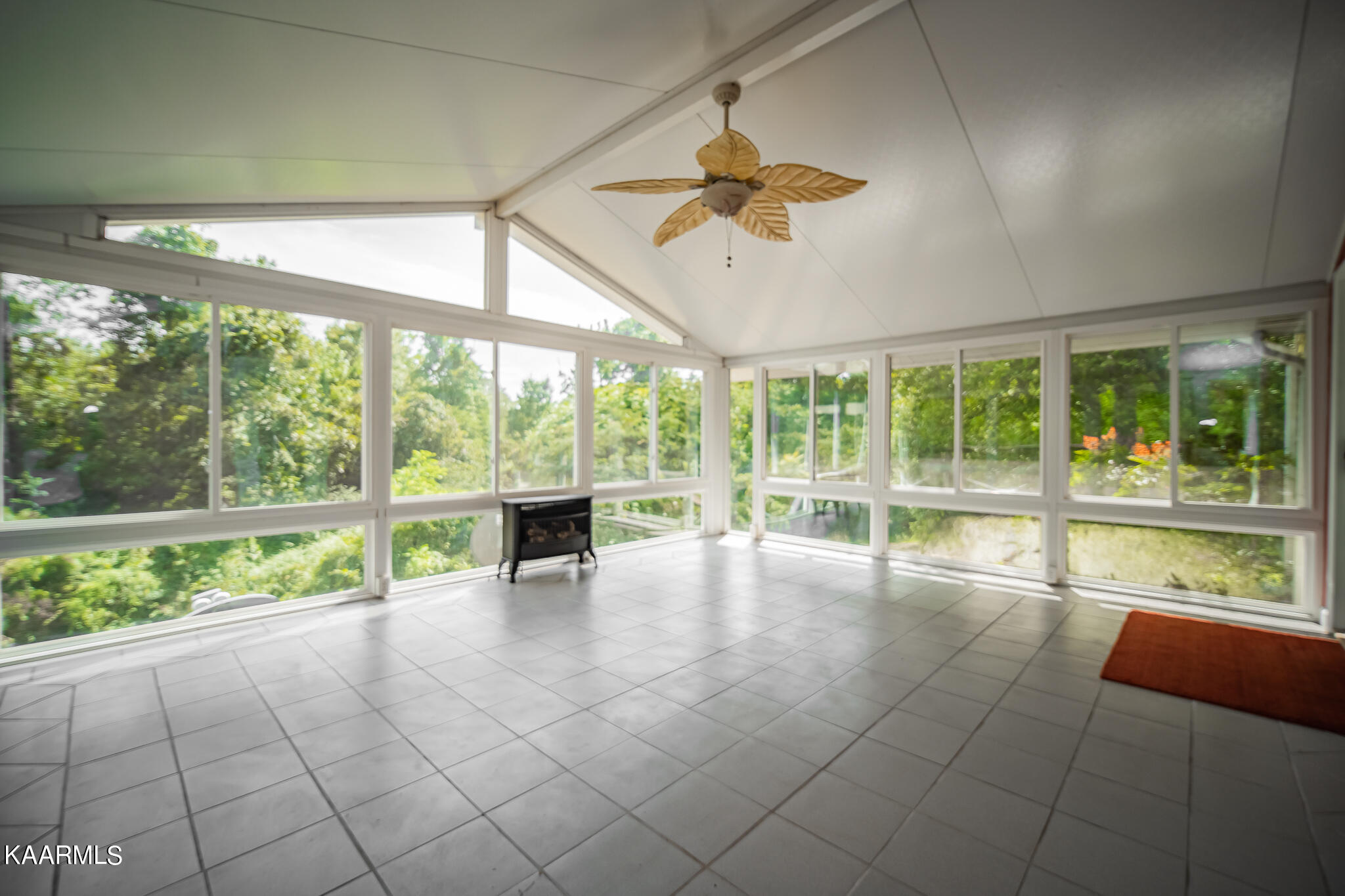 825 Lester Road Knoxville, TN 37920 - Photo 13 of 24 SUNROOM