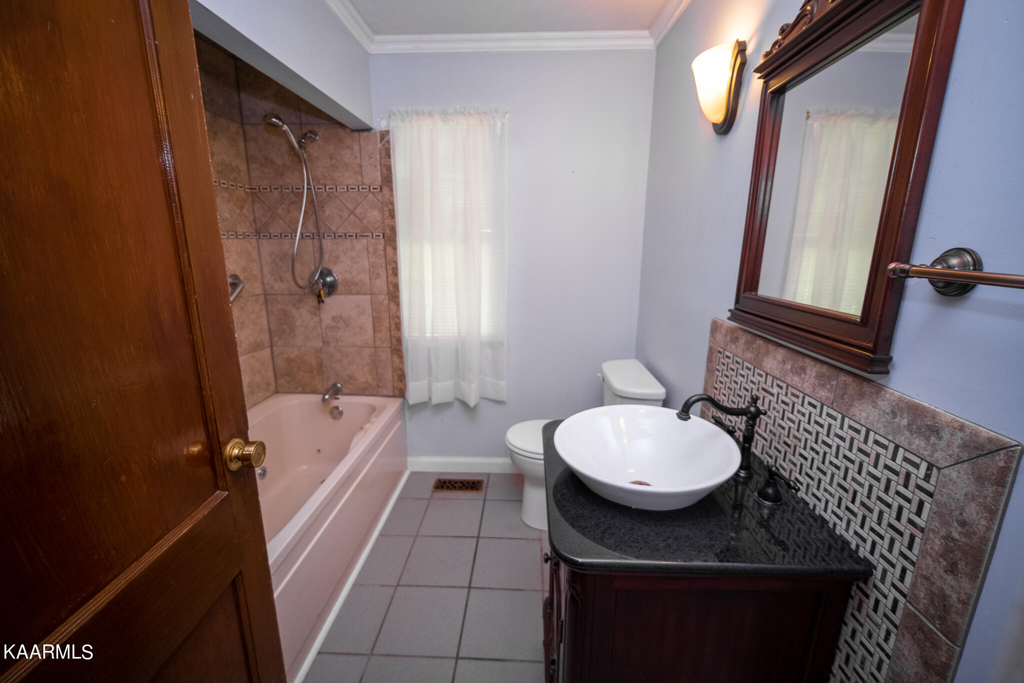 825 Lester Road Knoxville, TN 37920 - Photo 9 of 24 BATH
