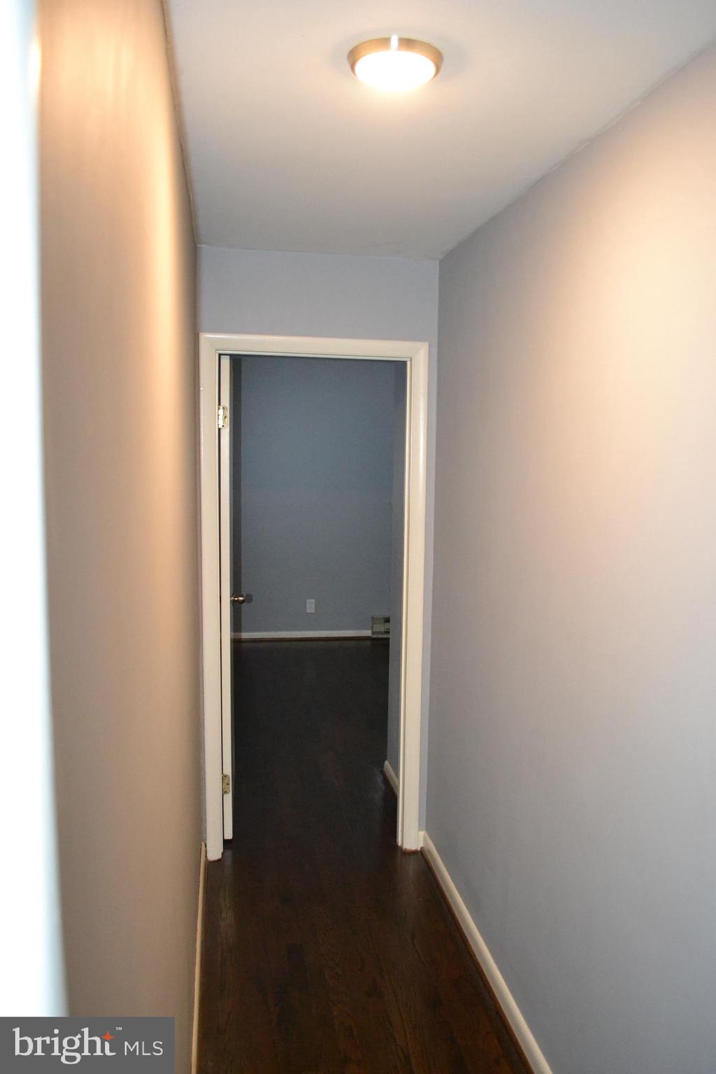 6801 Adelphi Road University Park, MD 20782 - Photo 19 of 30 Hallway