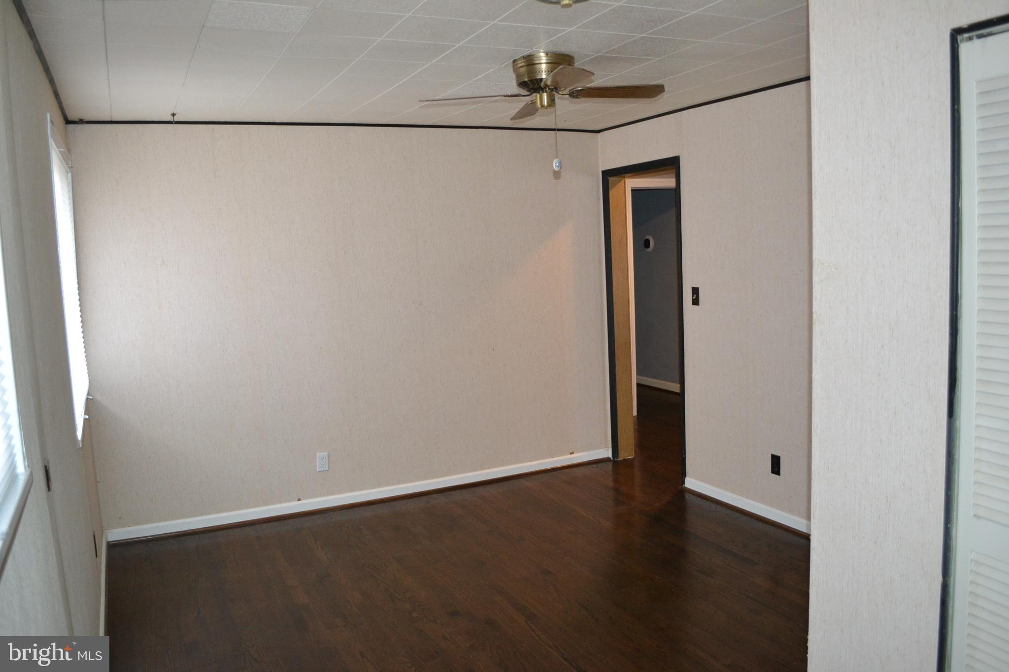 6801 Adelphi Road University Park, MD 20782 - Photo 7 of 30 Family Room