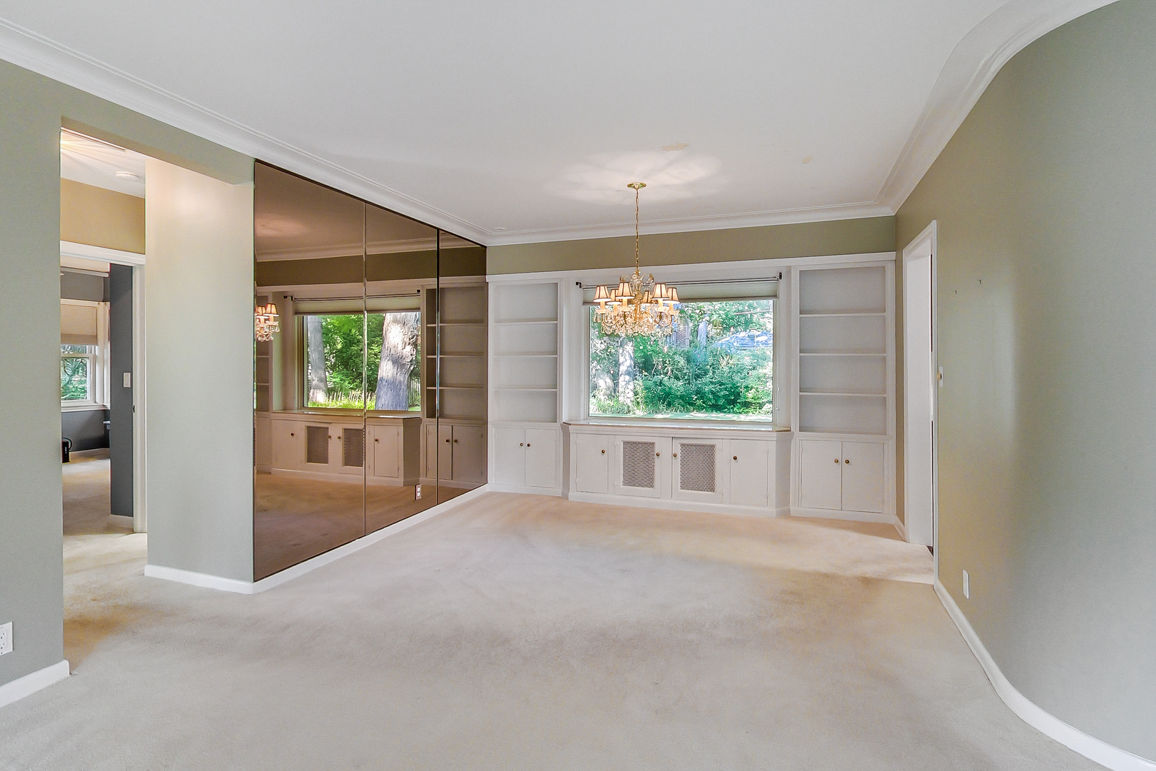 220 South Rose Avenue Park Ridge, IL 60068 - Photo 6 of 25 a view of an empty room with a window
