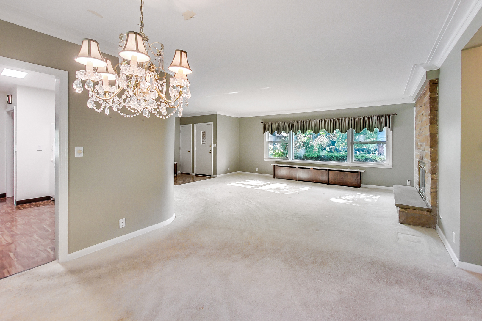 220 South Rose Avenue Park Ridge, IL 60068 - Photo 7 of 25 a view of livingroom with window