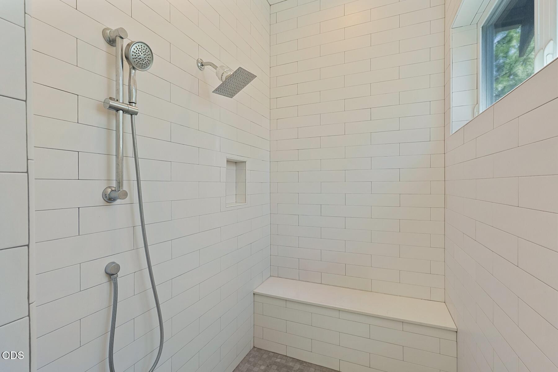 60255 Sunset View Drive Bend, OR 97702 - Photo 23 of 48 a bathroom with a shower
