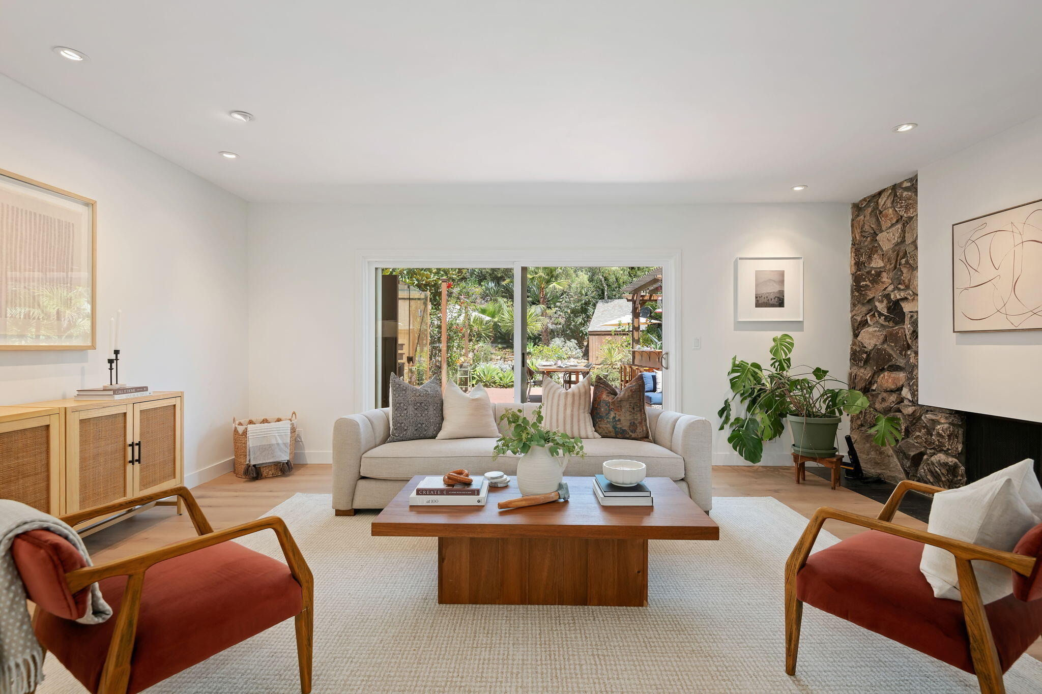 1428 Manitou Road Santa Barbara, CA 93105 - Photo 6 of 59 Living Room