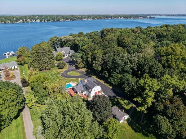 $649,900 | 3441 South Shore Drive, Delavan, WI 53115