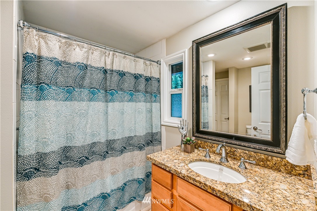 19607 Northeast Redmond Road Redmond, WA 98053 - Photo 21 of 25 Gallery Image 21