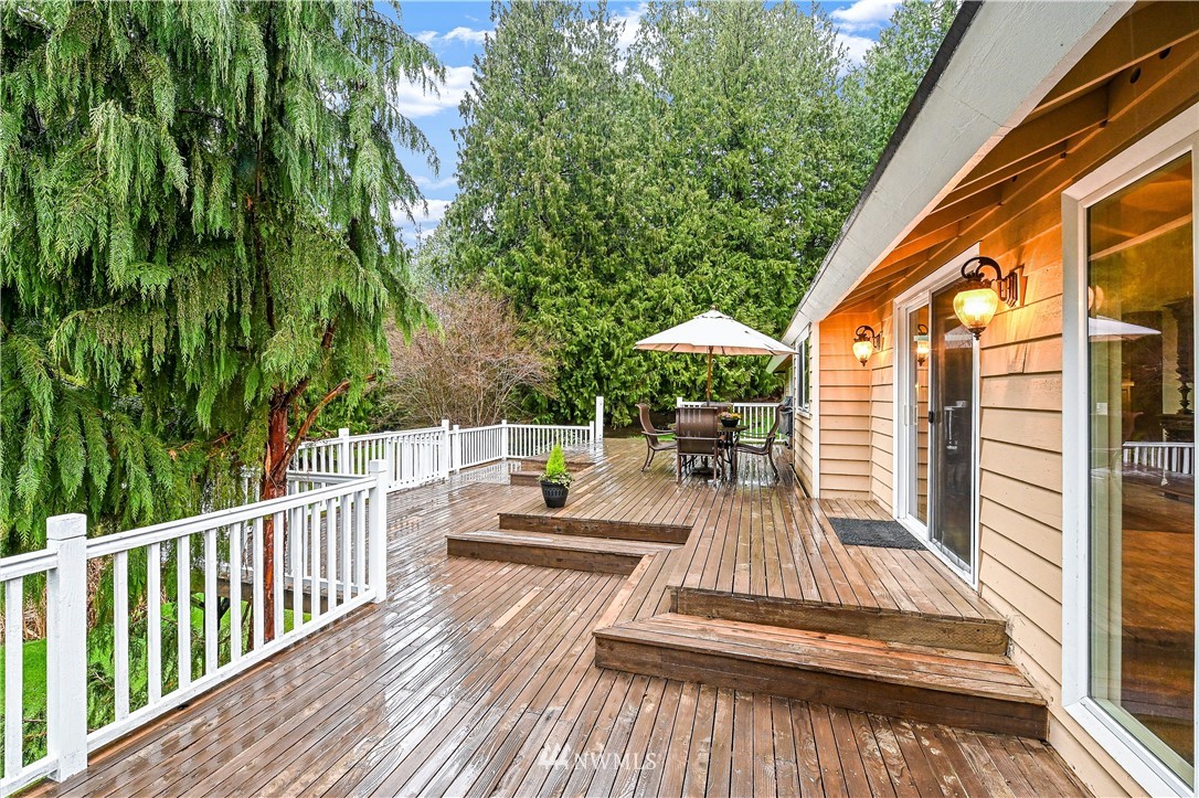 19607 Northeast Redmond Road Redmond, WA 98053 - Photo 23 of 25 Gallery Image 23
