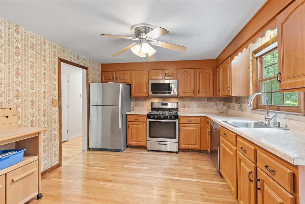 7 Meadowbrook Road Chelmsford, MA 01863 - Photo 19 of 33