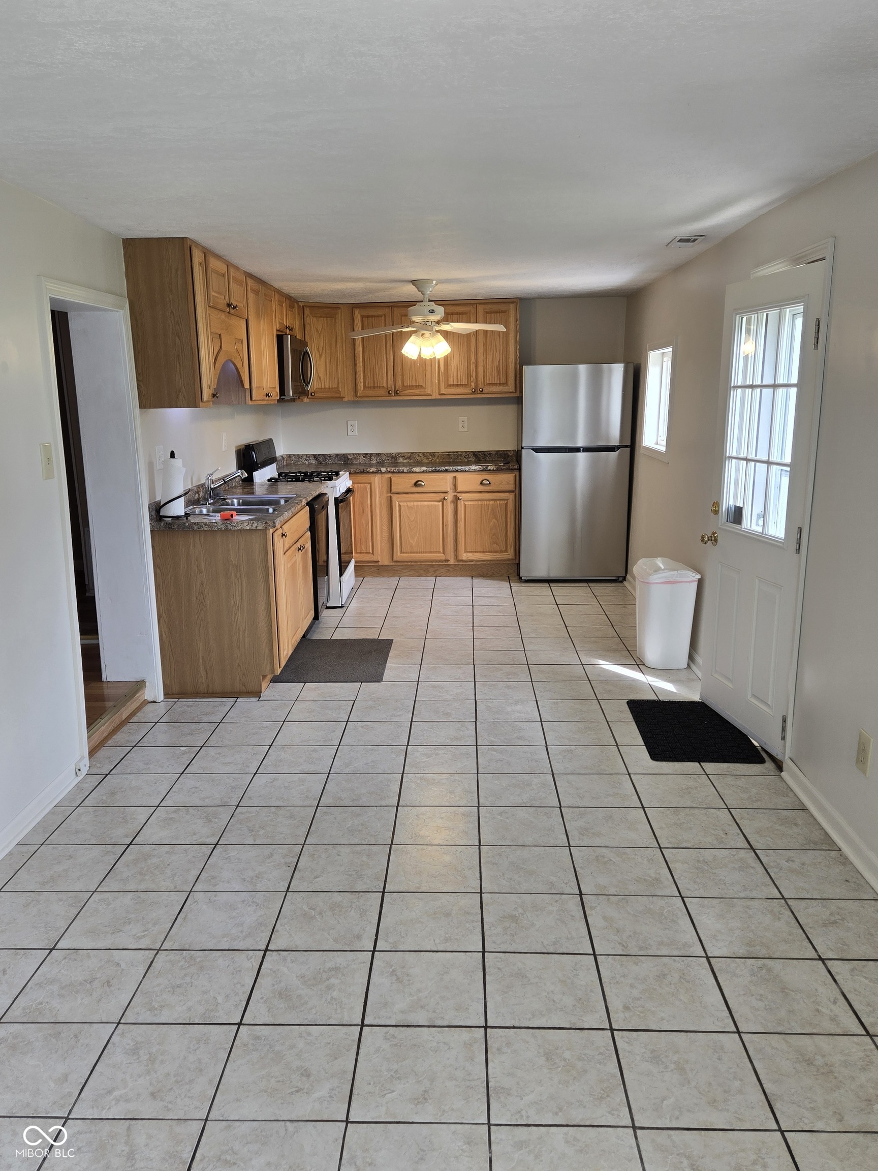 1403 Madison Road Elwood, IN 46036 - Photo 10 of 19