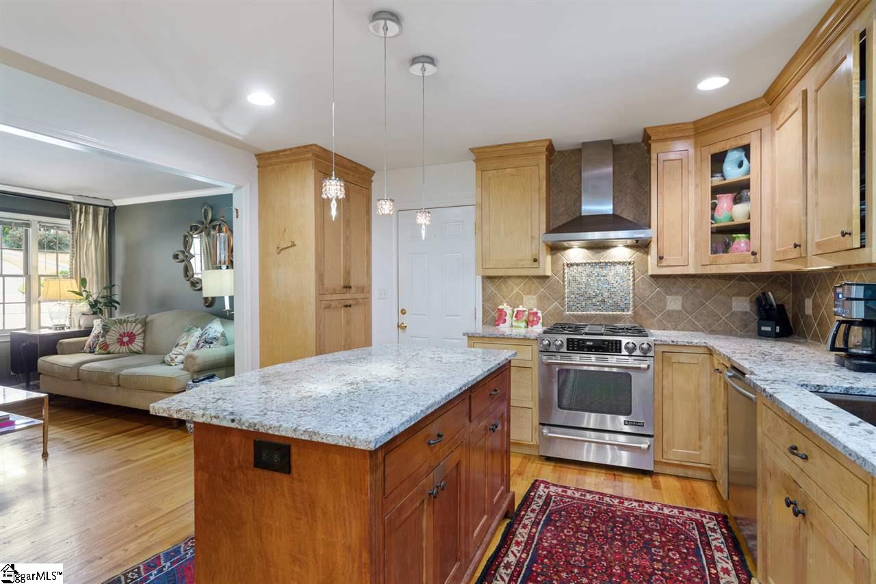 18 Shallowford Road Greenville, SC 29607 - Photo 11 of 28 Gallery Image 11