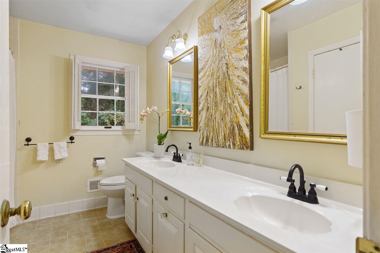 18 Shallowford Road Greenville, SC 29607 - Photo 13 of 28 Gallery Image 13