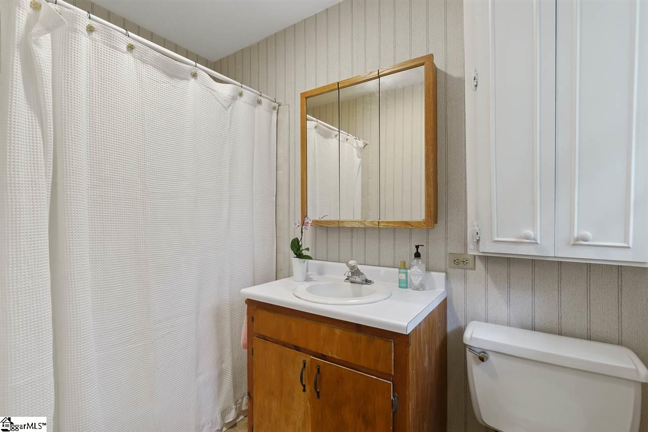 18 Shallowford Road Greenville, SC 29607 - Photo 17 of 28 Gallery Image 17
