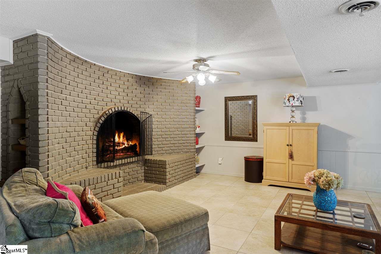 18 Shallowford Road Greenville, SC 29607 - Photo 19 of 28 Gallery Image 19