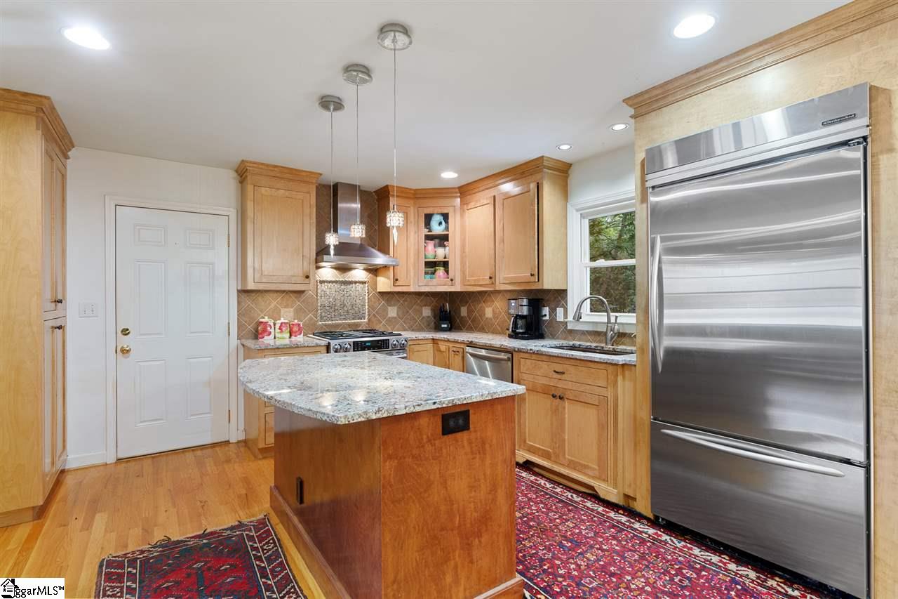 18 Shallowford Road Greenville, SC 29607 - Photo 10 of 28 Gallery Image 10