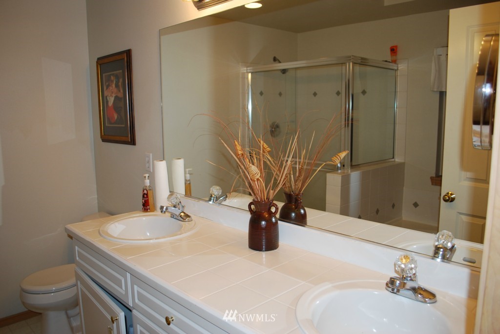 4317 Northeast 9th Place Renton, WA 98059 - Photo 11 of 15