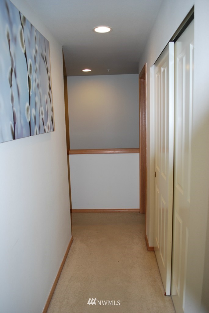 4317 Northeast 9th Place Renton, WA 98059 - Photo 14 of 15