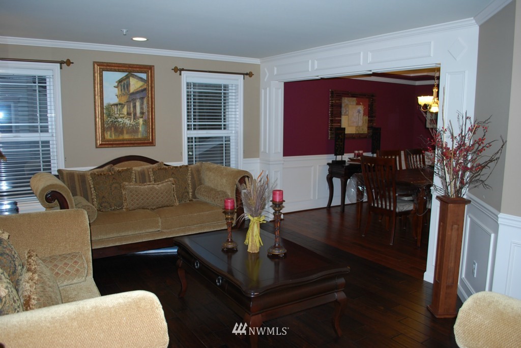4317 Northeast 9th Place Renton, WA 98059 - Photo 3 of 15