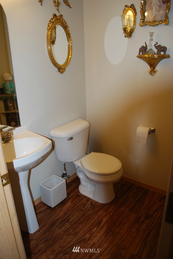 4317 Northeast 9th Place Renton, WA 98059 - Photo 8 of 15