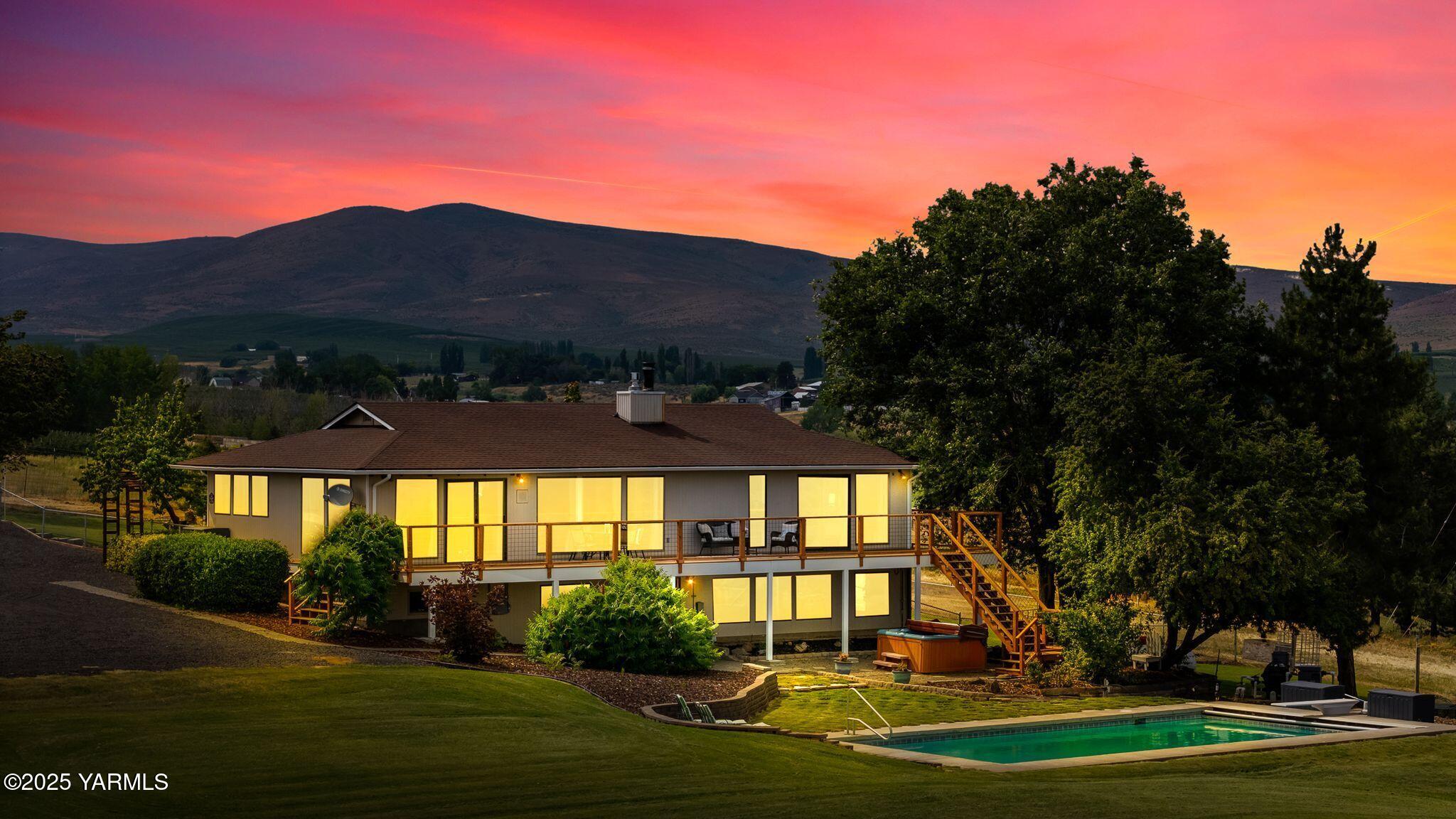 283 Cook Road Yakima, WA 98908 - Photo 2 of 64 283 Cook Rd Virtual Twilight-2