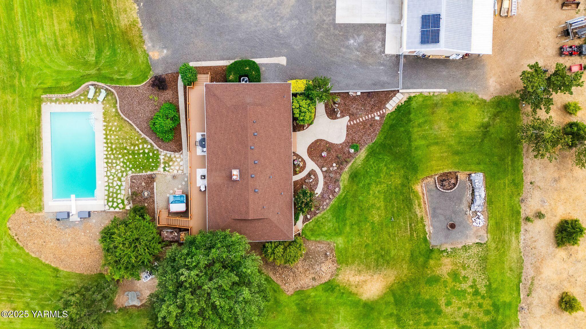 283 Cook Road Yakima, WA 98908 - Photo 58 of 64 an aerial view of a house