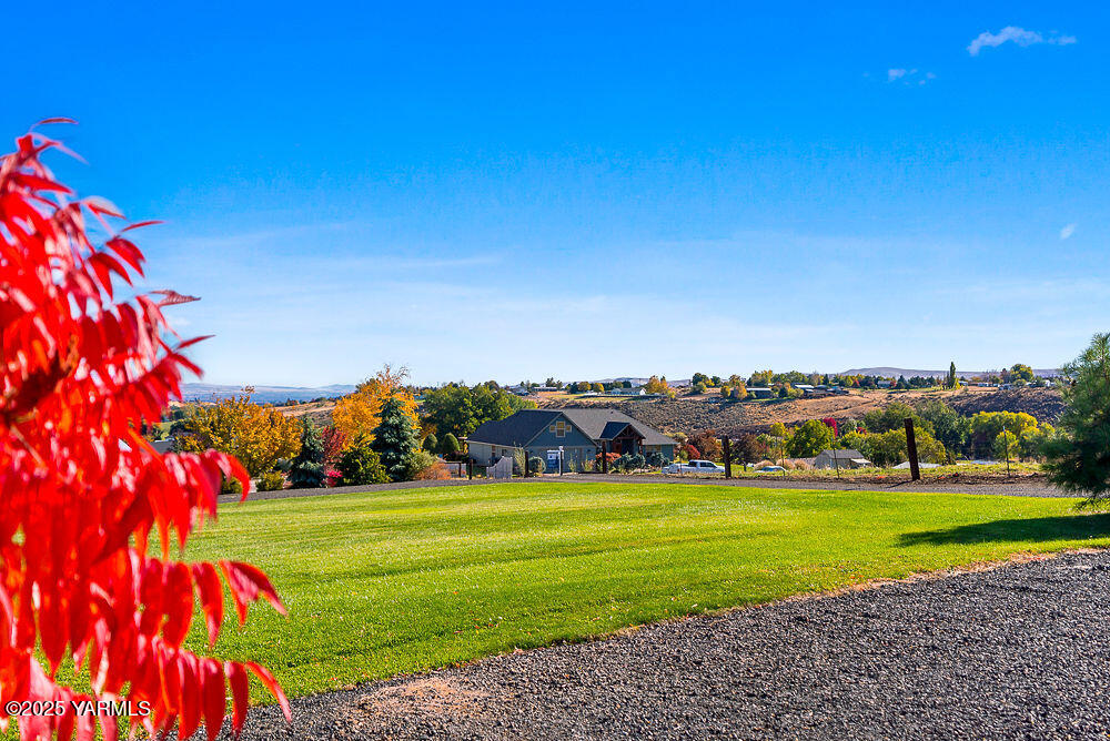 283 Cook Road Yakima, WA 98908 - Photo 64 of 64 a view of a golf course with a play ground
