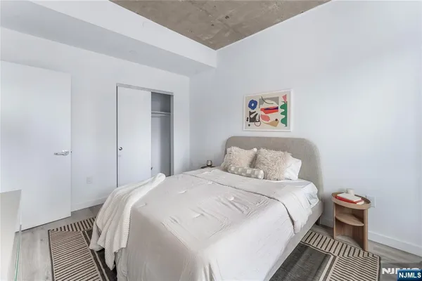 $2,355 | 10 Commerce Court, Unit 2A, Newark, NJ 07102