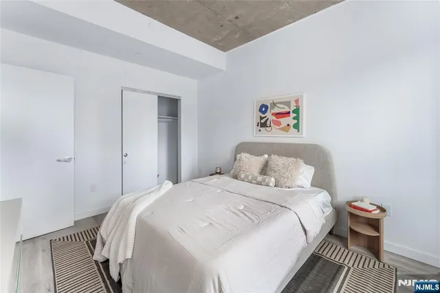 $2,355 | 10 Commerce Court, Unit 2A, Newark, NJ 07102