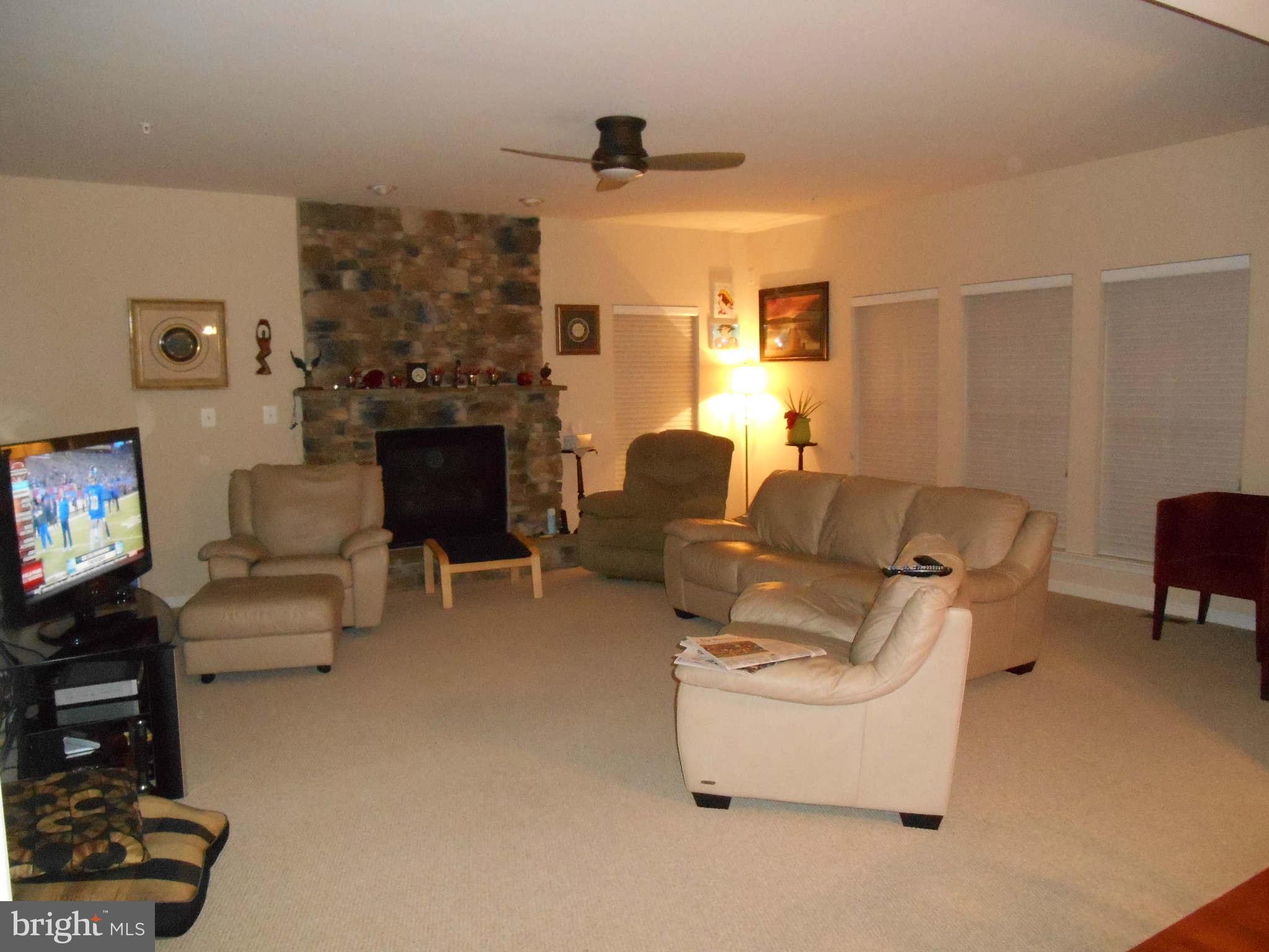 9838 Farm Pond Road Laurel, MD 20708 - Photo 5 of 29 Family Room