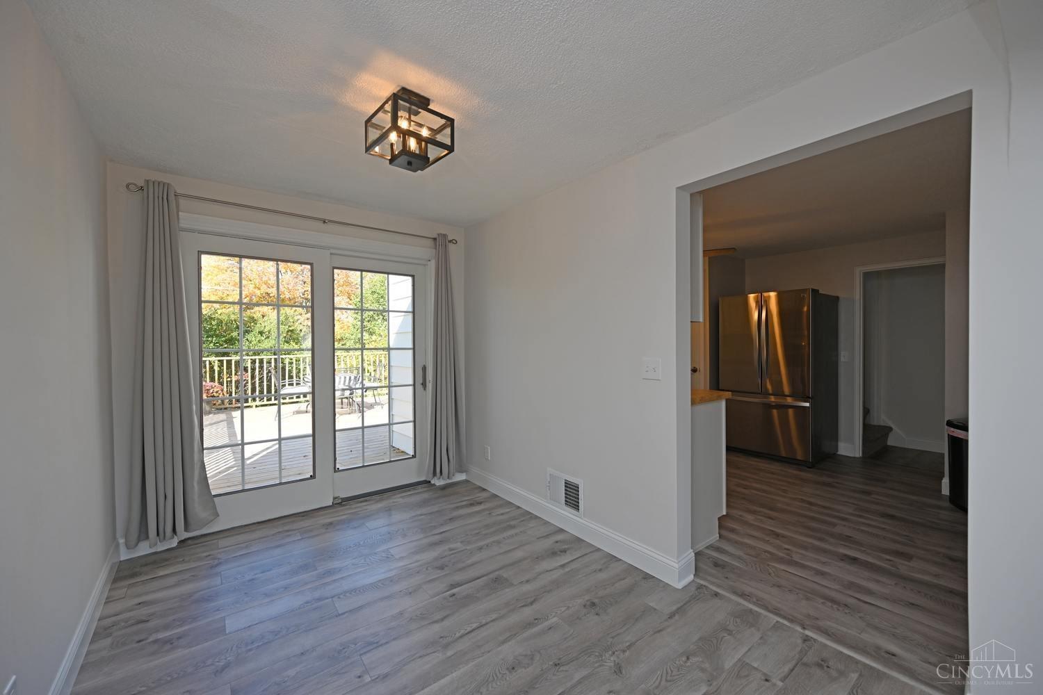 2954 North Bend Road Cincinnati, OH 45239 - Photo 9 of 42