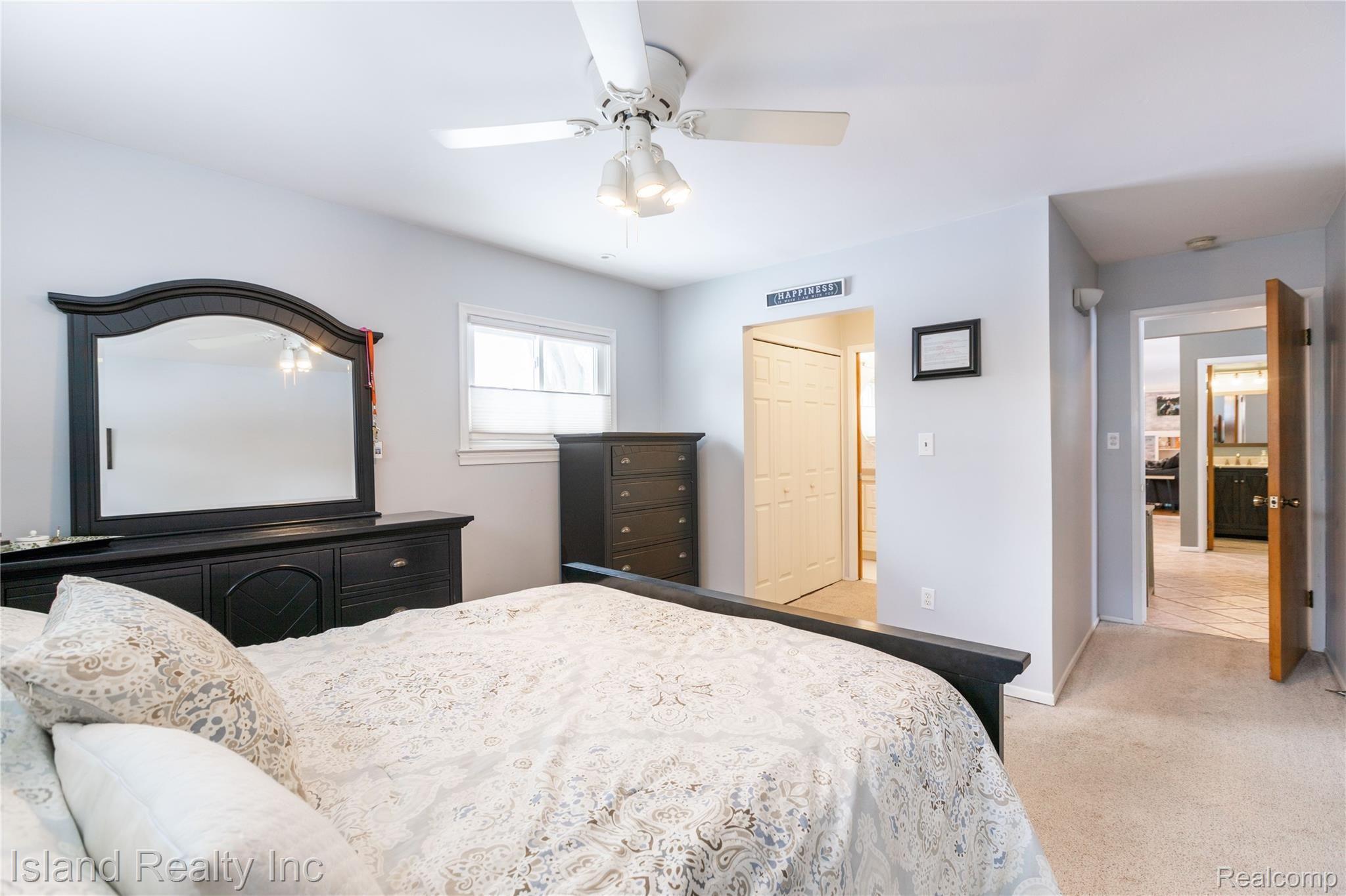 8495 Hampton Road Grosse Ile, MI 48138 - Photo 21 of 35 8495 Hampton Rd, Grosse Ile (20 of 34).jpg