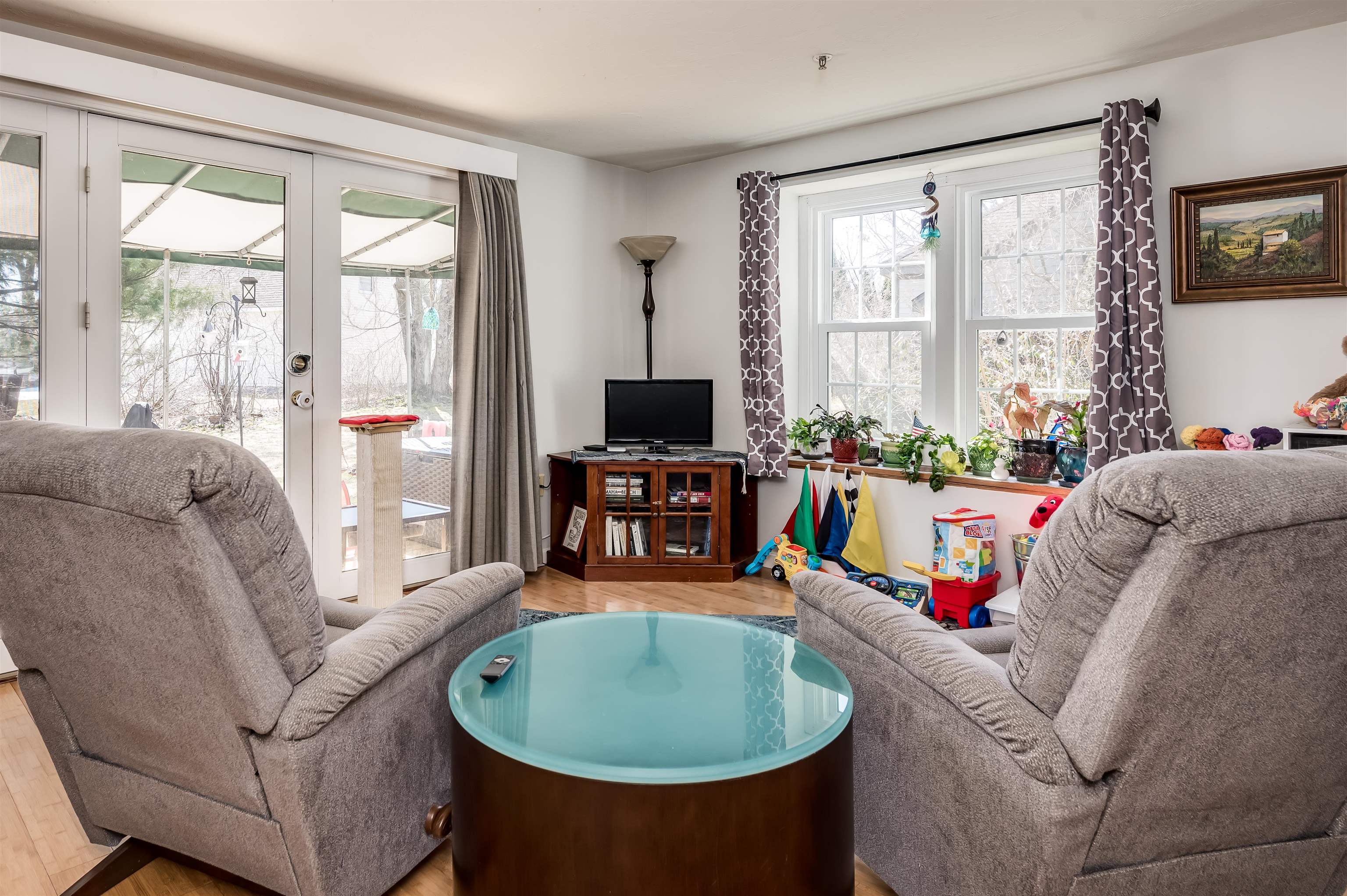 22 Surrey Run Dover, NH 03820 - Photo 8 of 30