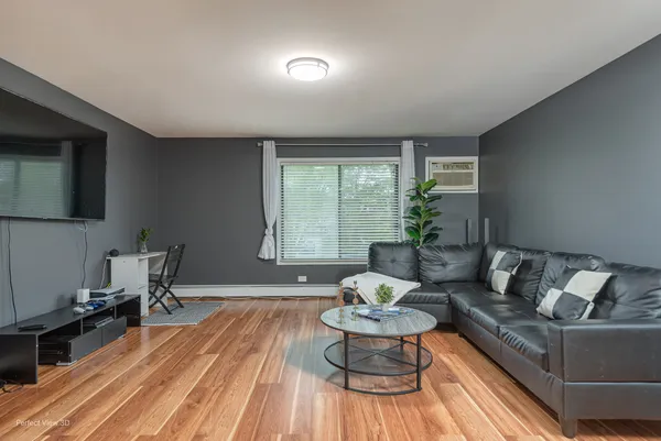 $174,000 | 370 Echo Lane, Unit 3, Aurora, IL 60504