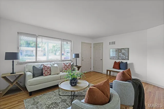 $285,000 | 660 Herbst Drive, Florissant, MO 63031