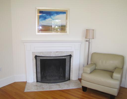 16 Colonial Road Portland, ME 04102 - Photo 15 of 25 Living Room.